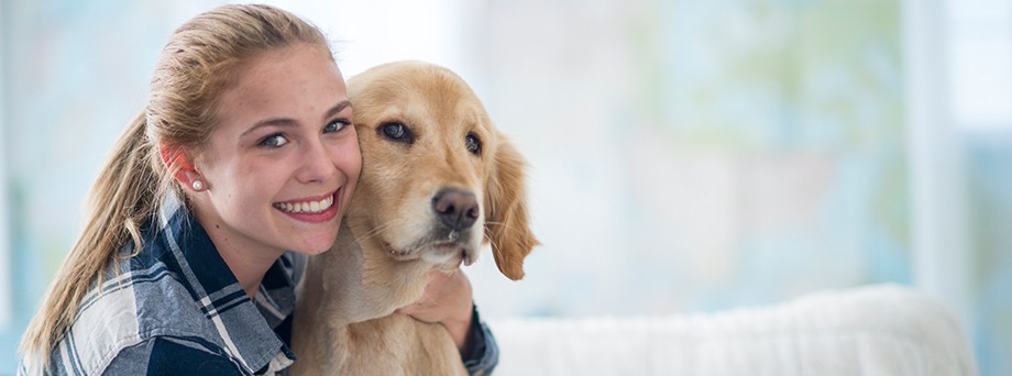 Gothaer Tierversicherung: Bei uns sind Sie als Tierhalter geschützt vor Haftungsansprüchen und Ihr Hund ist krankenversichert.